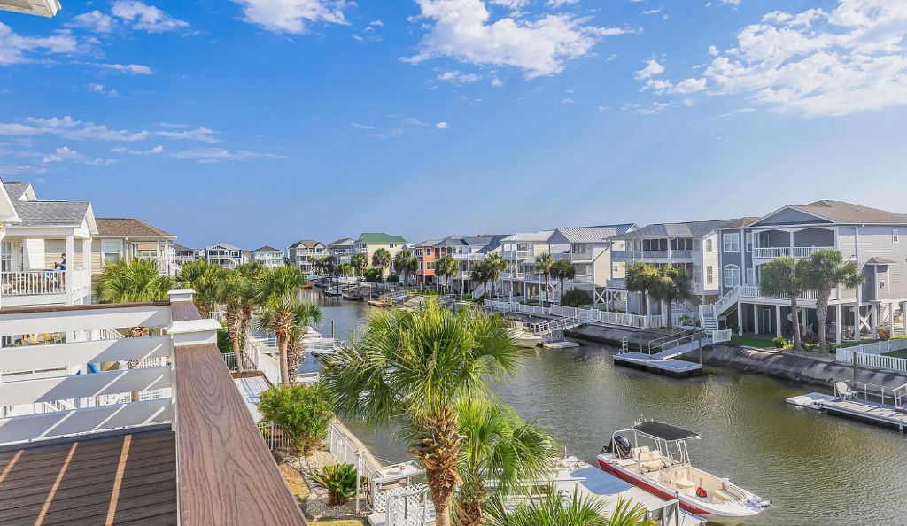 Canal Front House - Ocean Isle Beach